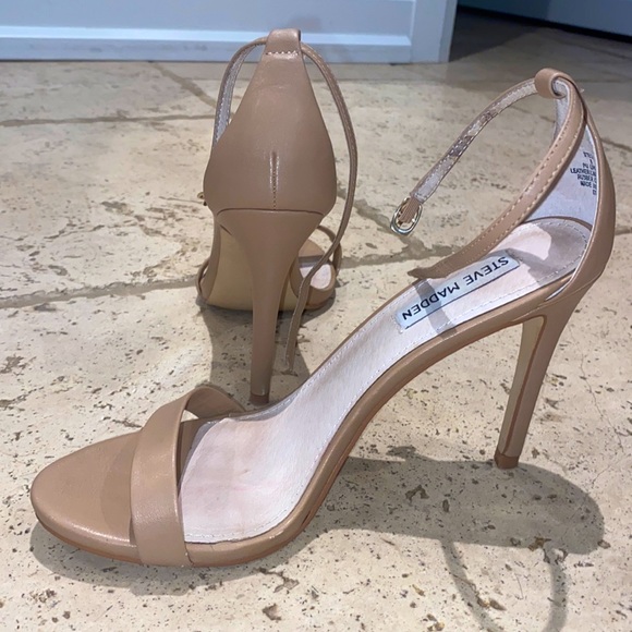 Beige Steve Madden stilettos. - Picture 1 of 1